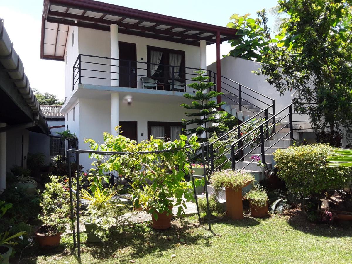 Karl Holiday Bungalow Kalutara Exterior photo