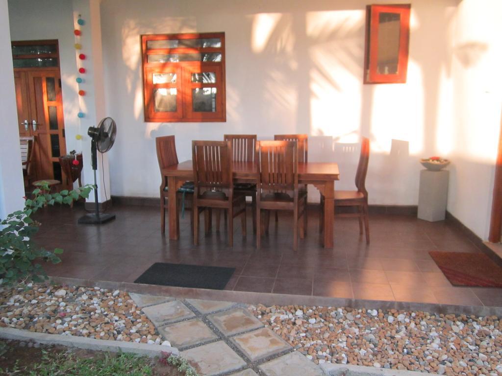 Karl Holiday Bungalow Kalutara Exterior photo