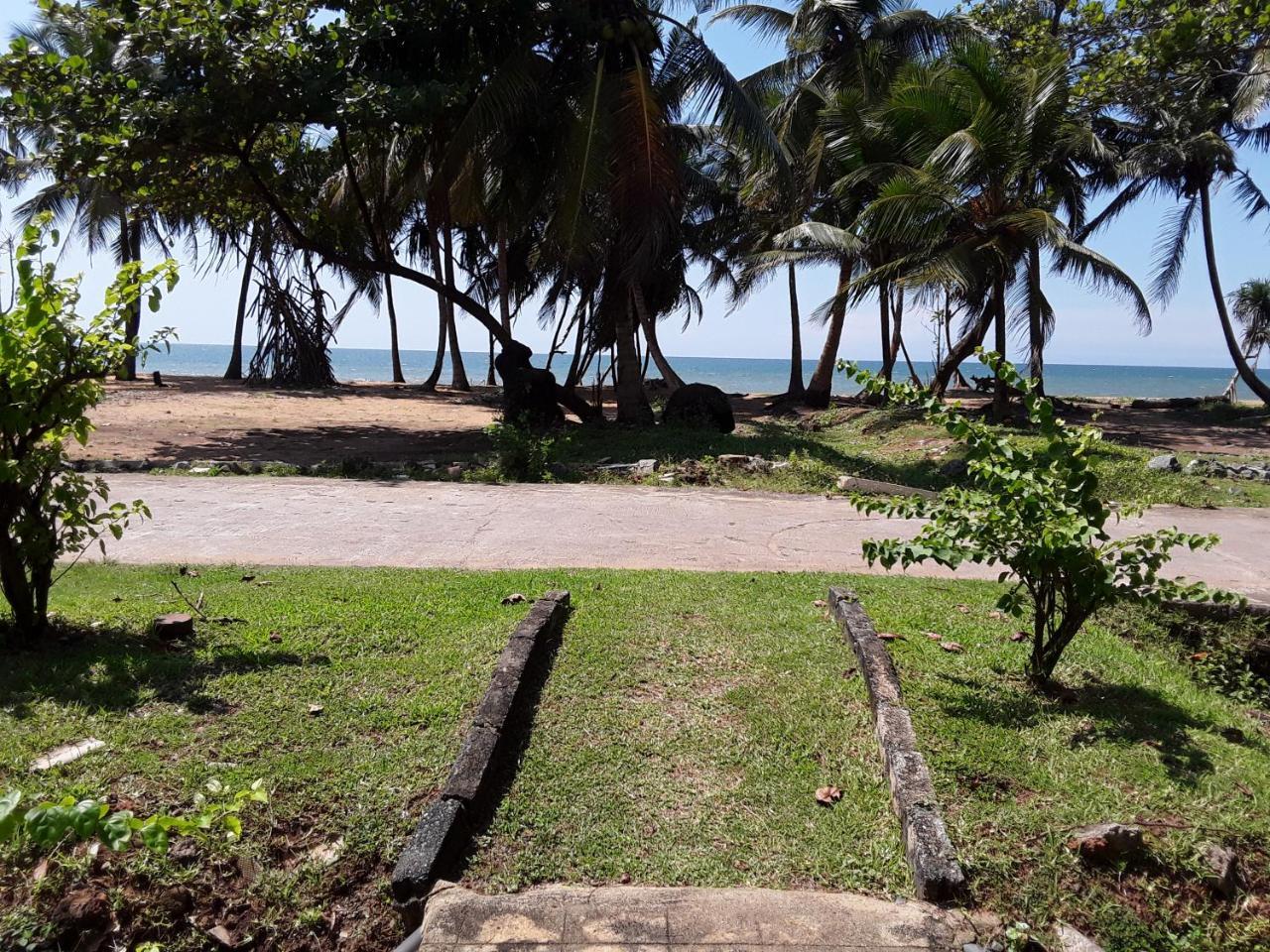 Karl Holiday Bungalow Kalutara Exterior photo